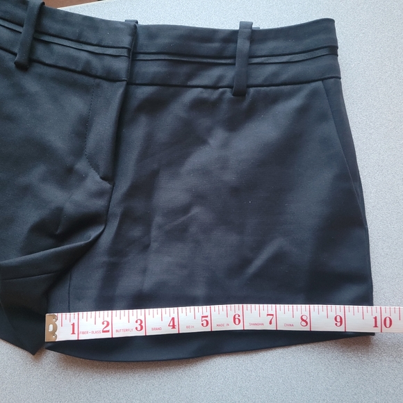 Marciano | Dress Shorts Size 0 - Picture 6 of 7